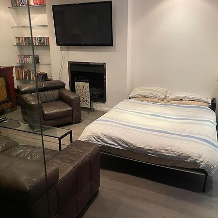 Large Studio Flat In Kensington 伦敦 外观 照片