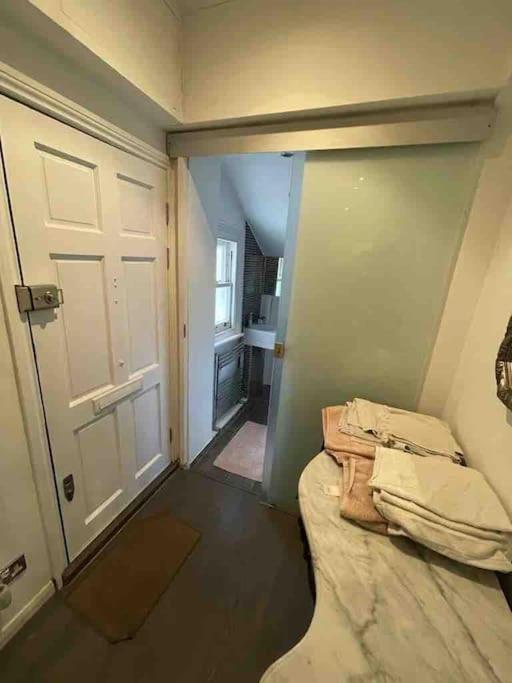 Large Studio Flat In Kensington 伦敦 外观 照片